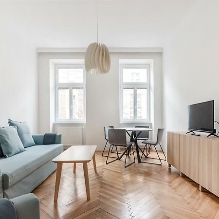 Universum Apartment 2 Vienna Exterior photo