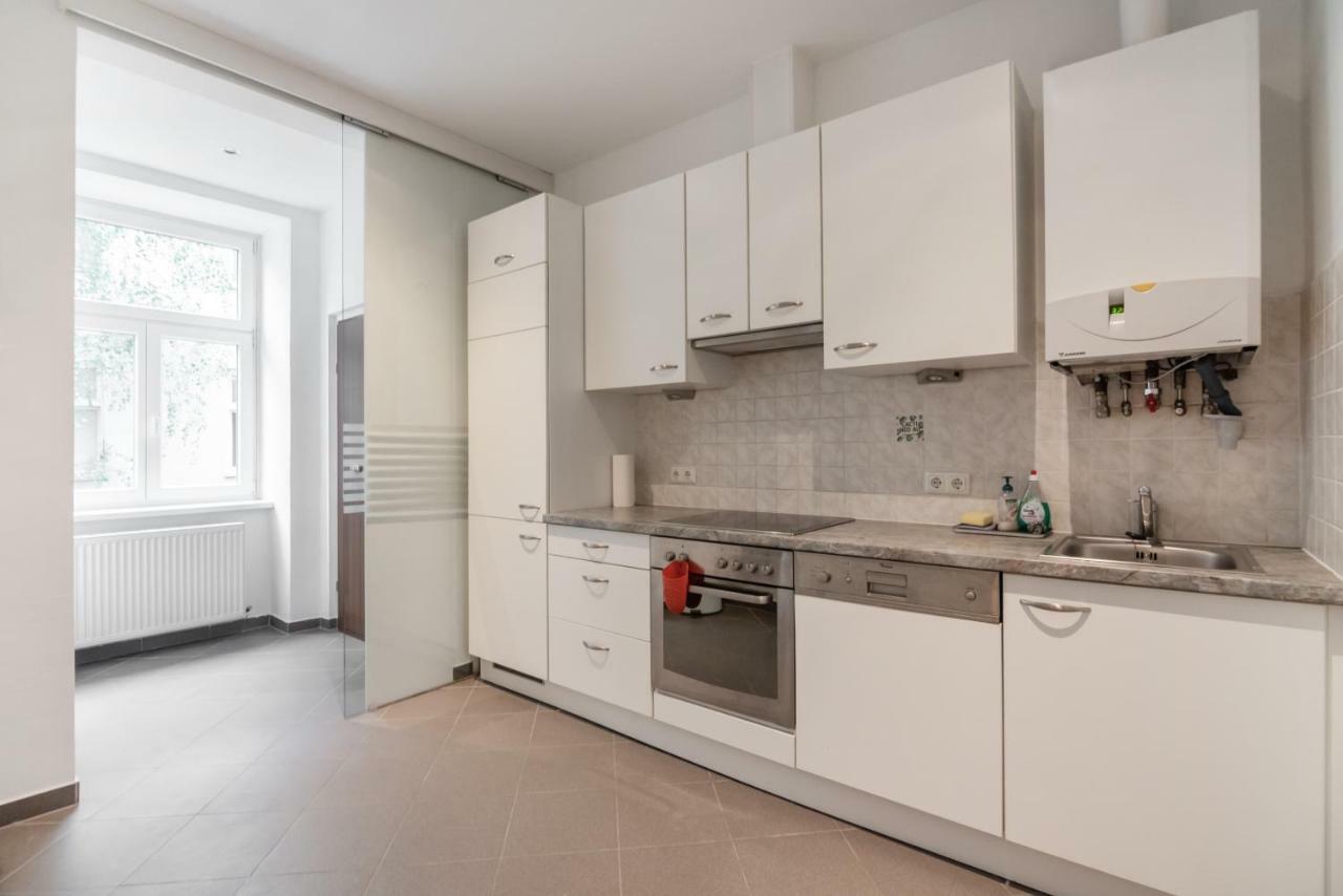 Universum Apartment 2 Vienna Exterior photo